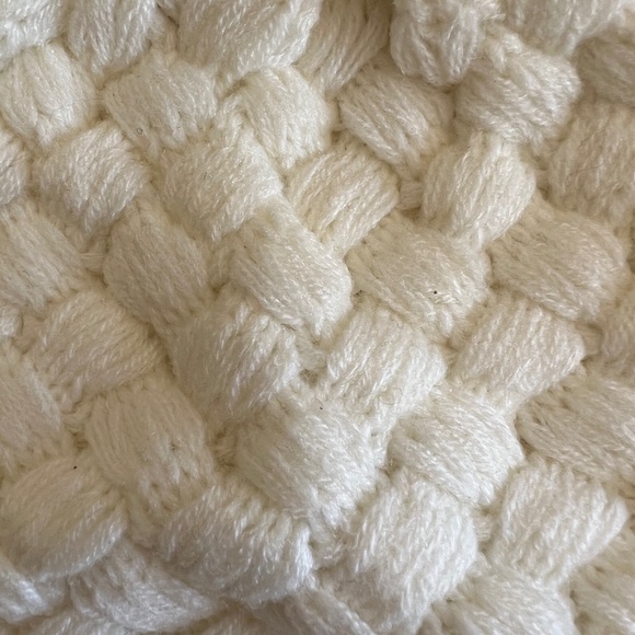 J. Crew Cable Pom-Pom Beanie Hat NWT - Picture 4 of 6